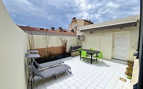 Plein centre Appartement climatisé et spacieux avec grande terrasse sur le toit à Nice